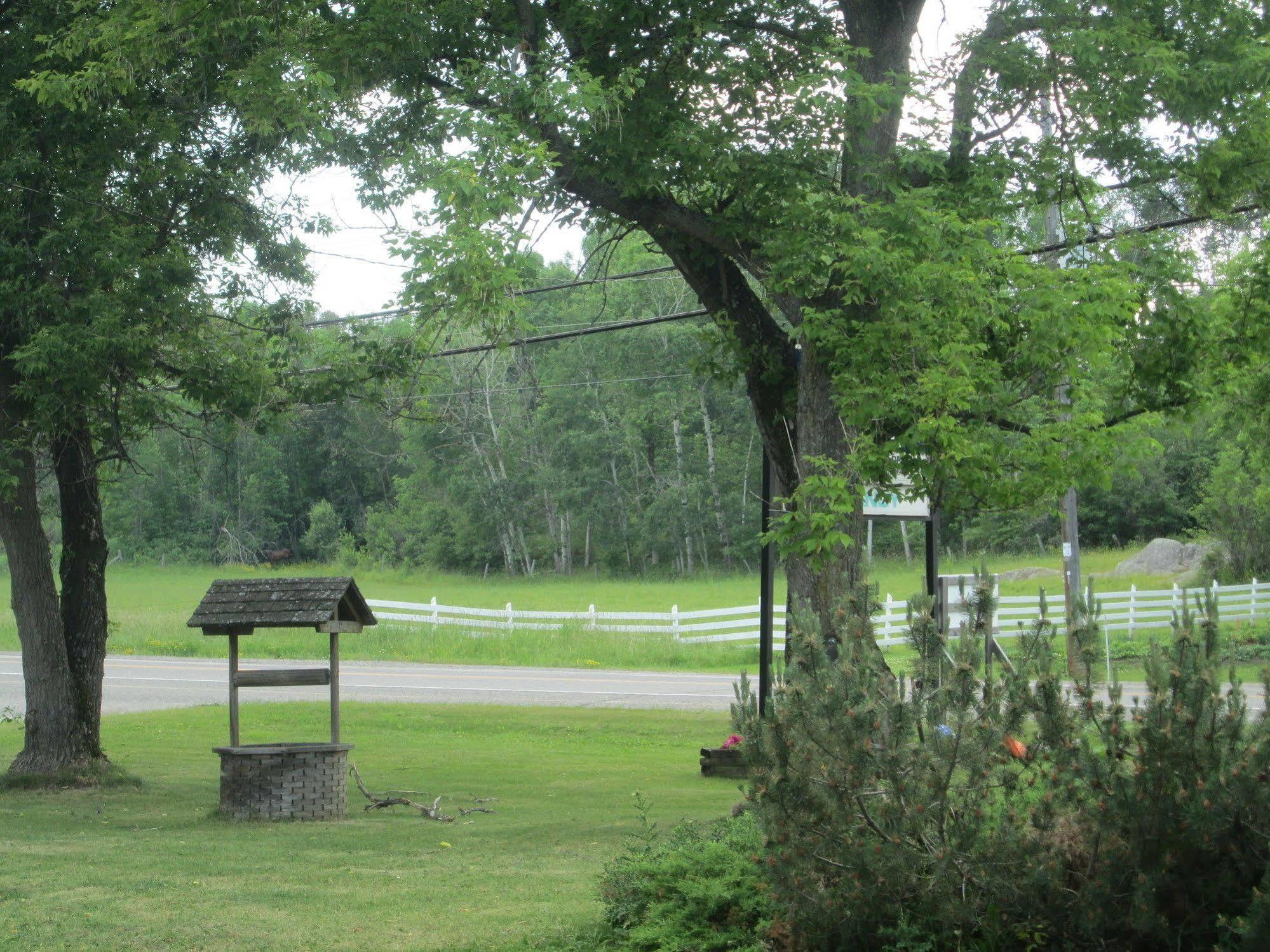 Edgewater Motel And Campground Temiskaming Shores Exterior photo